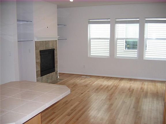 3rd image of 2522 87th Ave NE