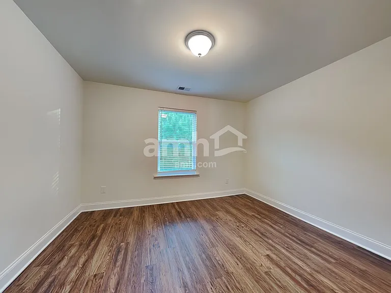 1120 Ashlyn Ct — Photo 13