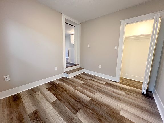 2nd image of 25 Kinsley St #E