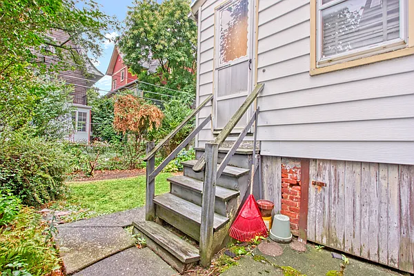 Sold by Douglas Elliman | media 39