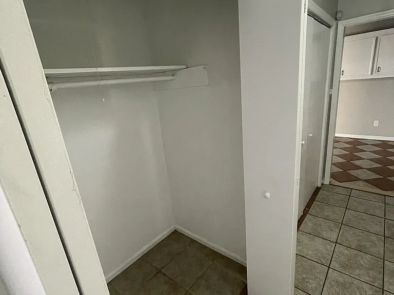 6855 Oakland Dr — Photo 22