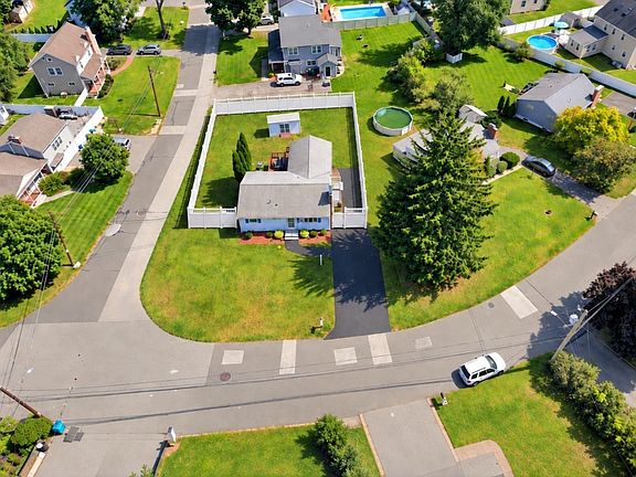 3rd image of 11 Marlboro Rd