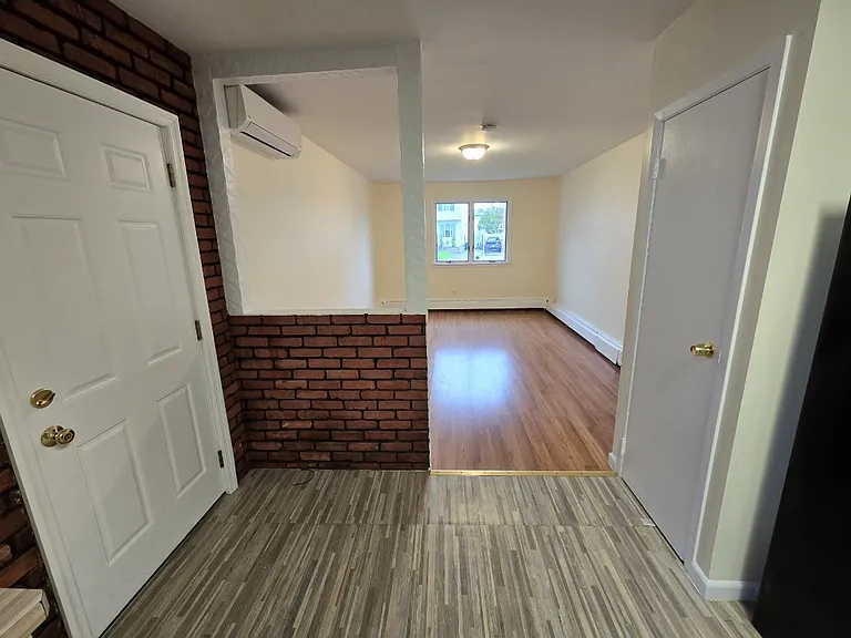 123 Gary Pl #1 — Photo 5