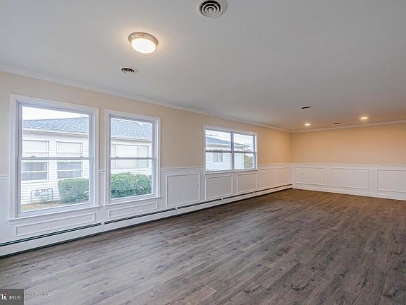 5th image of 9 Castle Harbor Dr