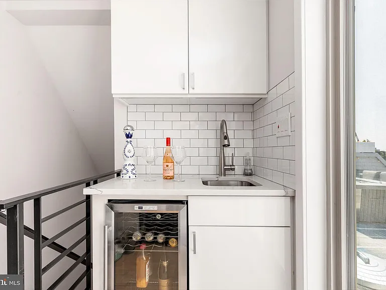 1733 Carpenter St #D — Photo 31