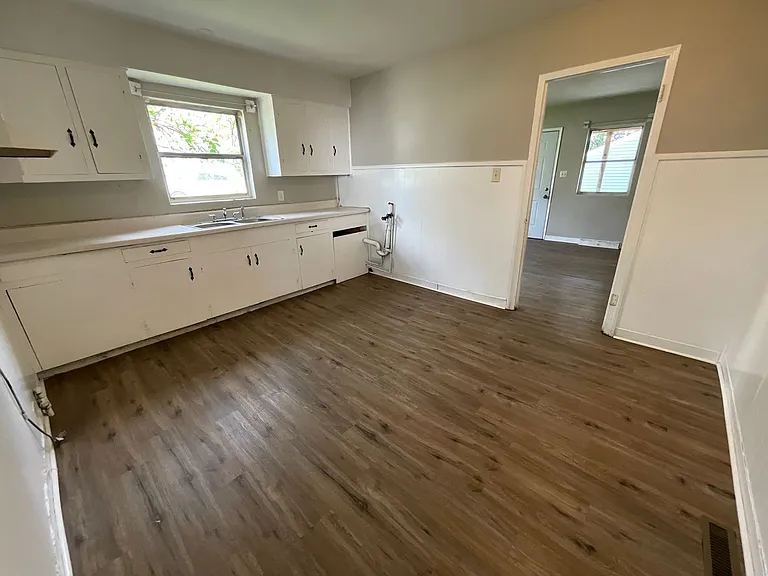 509 Ashburn St — Photo 7
