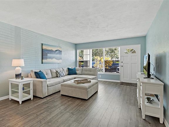 3rd image of 2020 World Parkway Blvd APT 24