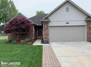 23122 Rochelle St, Macomb, MI 48042