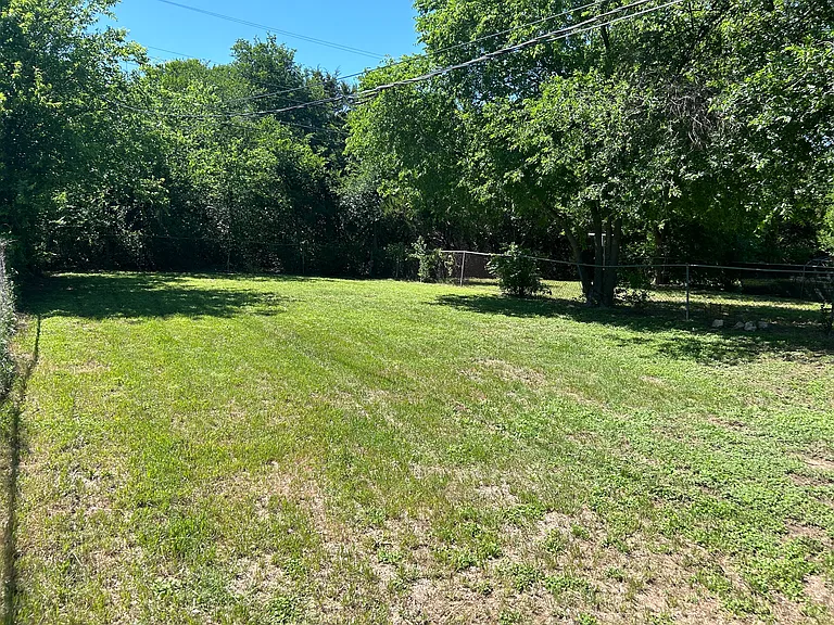 402 Randy Blvd #B — Photo 12