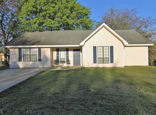102 Ridge Ct, Centerville, GA 31028