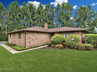 933 Winola Rd, Clarks Summit, PA 18411