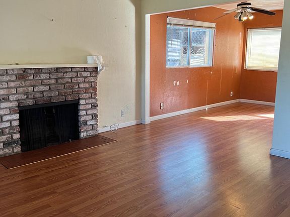 3rd image of 1098 Holly Hill Dr