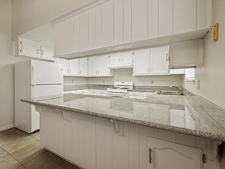 1812 W Wren Dr — Photo 10