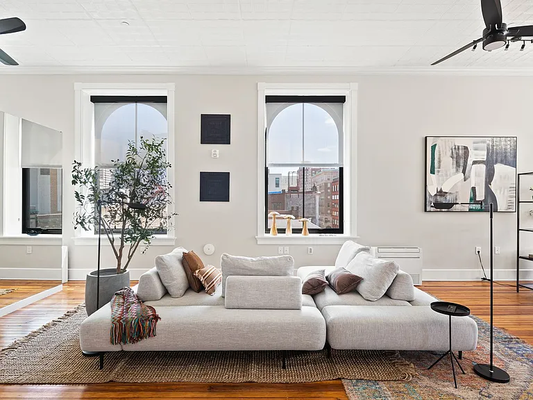 303 N Howard St — Photo 15