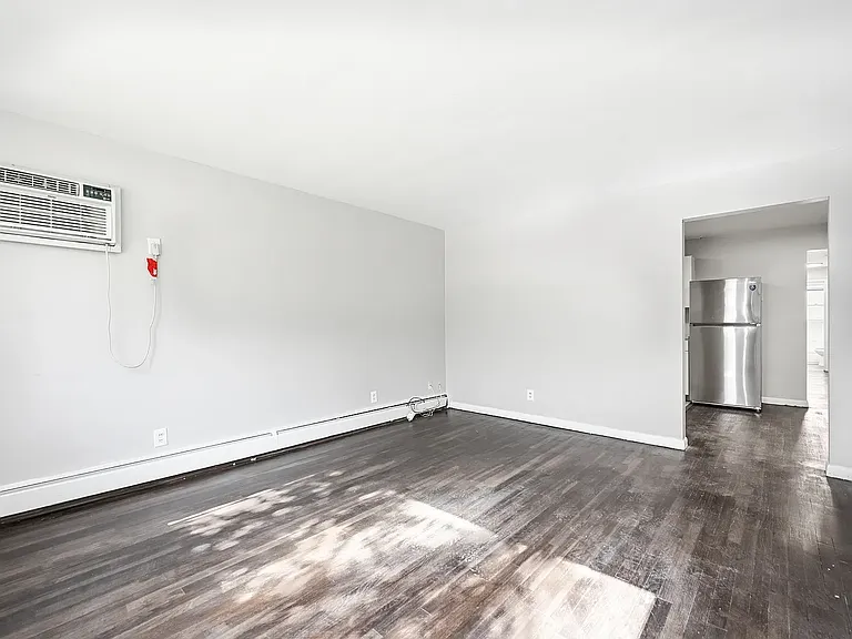 6155 Ridge Ave #2 — Photo 9