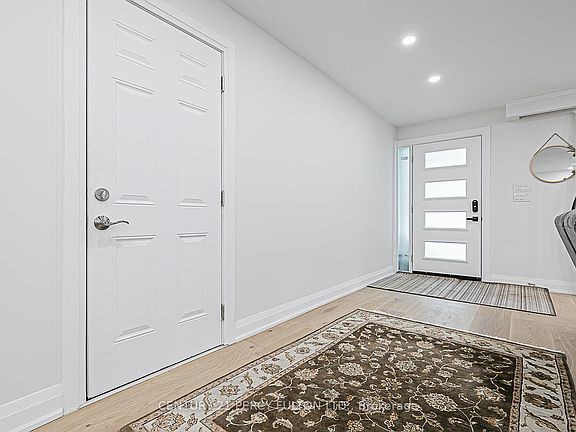 5th image of 168 Ruggles Ave