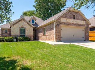 5130 Southpoint Dr, Arlington, TX 76017