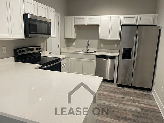 3rd image of 16267 W Ike Ct