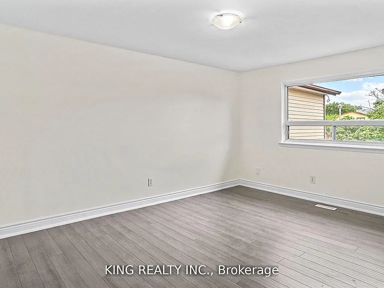 16 Wimbledon Ct — Photo 26