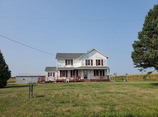 9700 W Edgewood Rd, Dixon, IL 61021