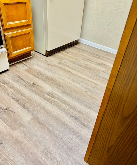 Desert Springs Apartments — Photo 38