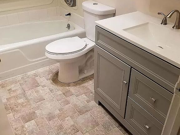 3rd image of 1015 N Michillinda Ave APT 209