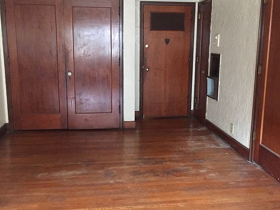 3rd image of 2340 Victory Pkwy #2340/36