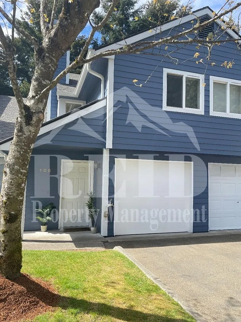 3-Bedroom Silverdale Ridgetop near Island Lake. — Photo 1