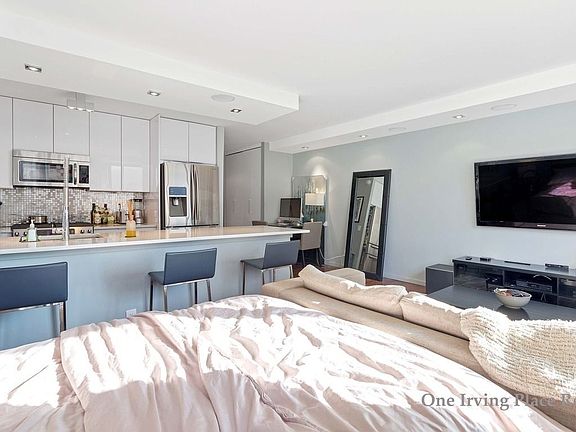 5th image of 1 Irving Pl APT G19i