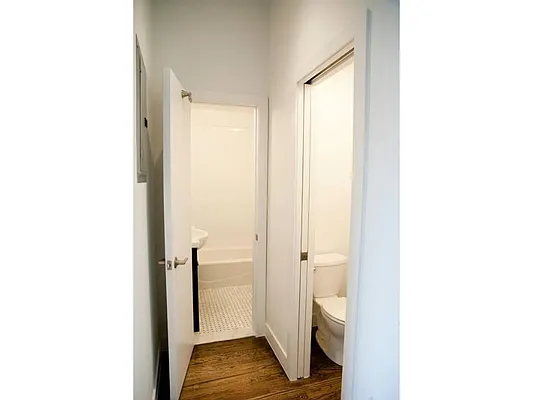 Rented by MNS | media 18