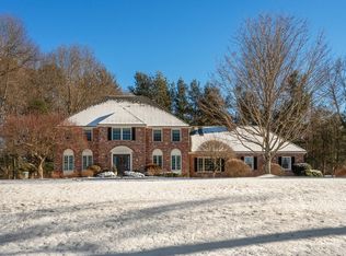 23 Algonquin Rd, Medfield, MA 02052