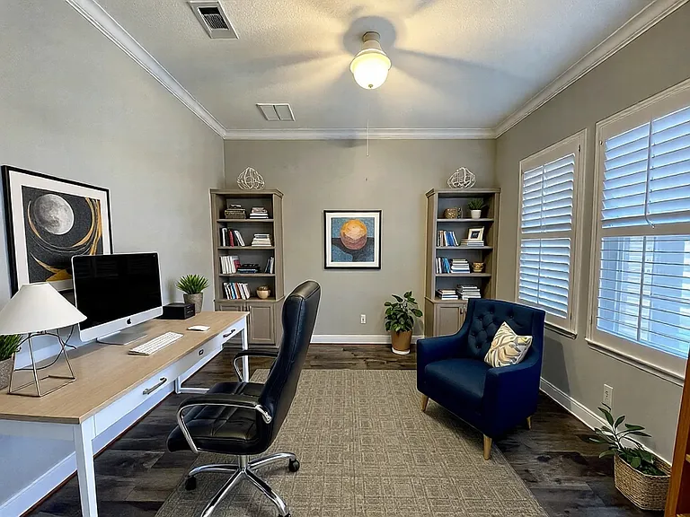 Office - virtual stage