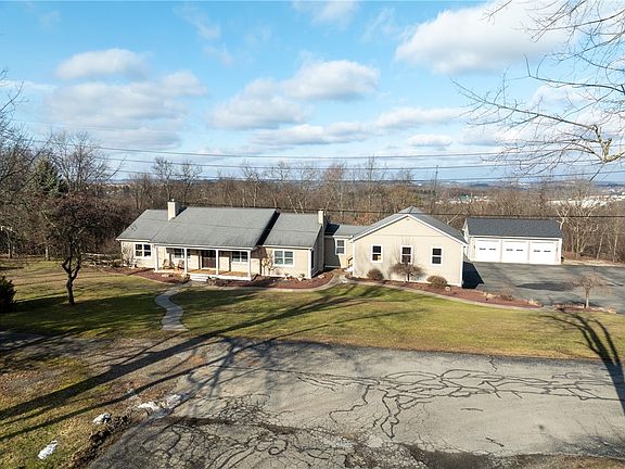 2nd image of 152 Twin Run Rd