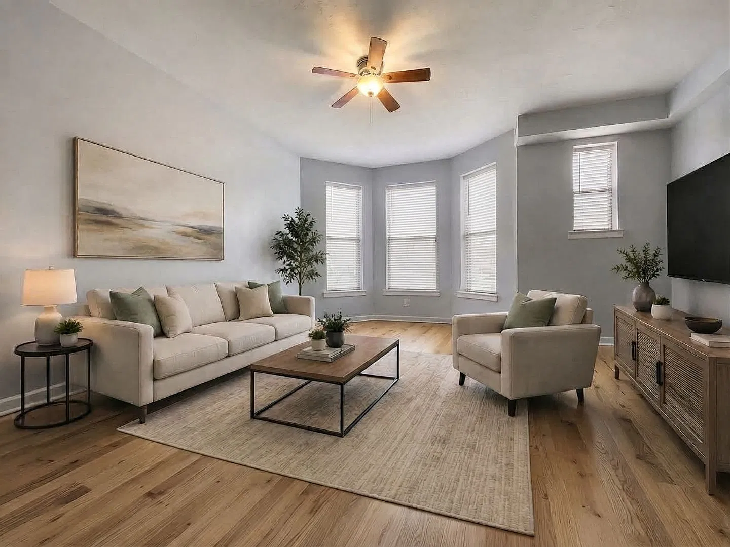 906 W Montrose Ave — Photo 1
