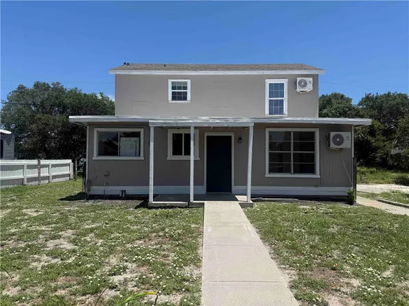 215 S 11th St, Aransas Pass, TX 78336