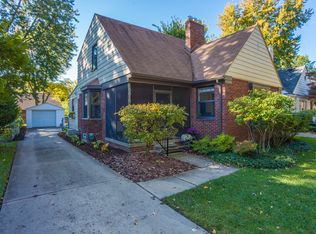 10815 Borgman Ave, Huntington Woods, MI 48070