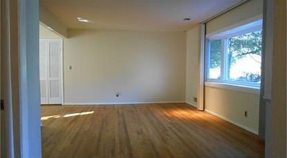 2nd image of 10 Delwood Ct