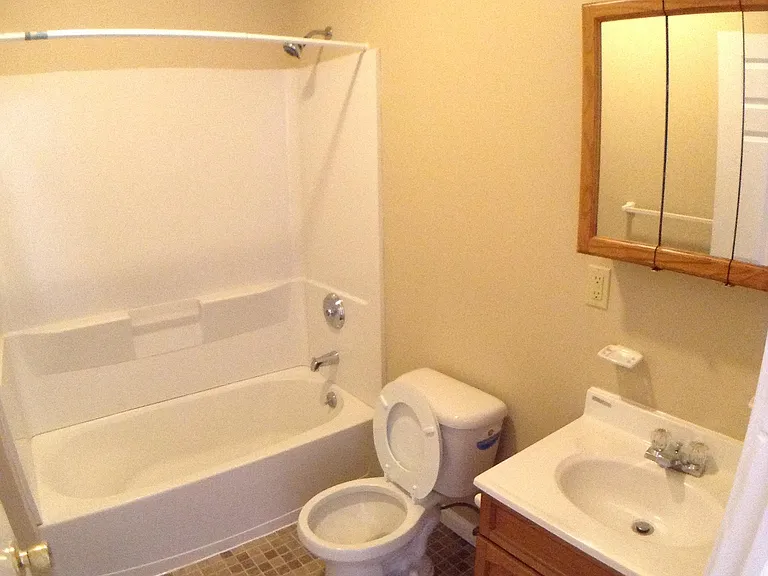 158 Westland St #2E — Photo 5