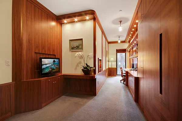 Sold by Corcoran | media 19