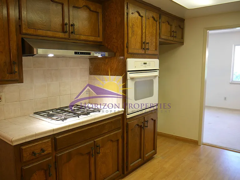 6319 Saint James Dr — Photo 11