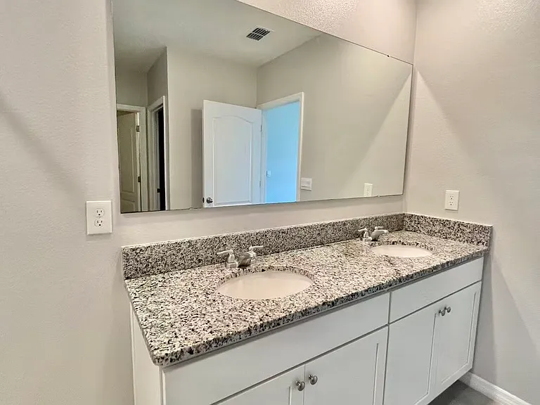 5530 Galloping Dr — Photo 17