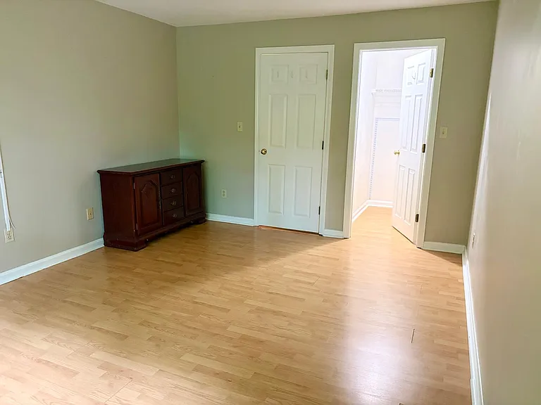 4 Turnbridge Ln — Photo 10