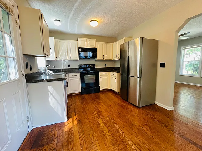 1208 Delham Rd — Photo 8