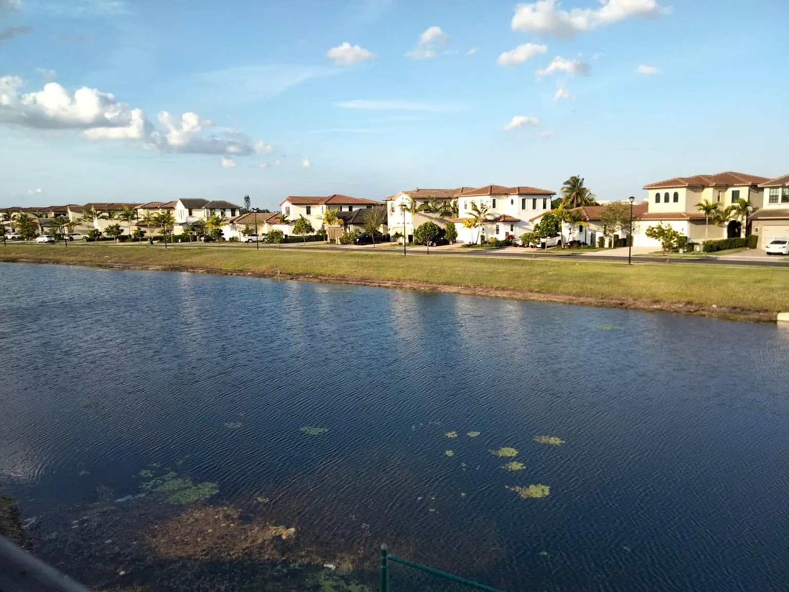 2 bed, 978 sqft, $2,300 — Photo 3