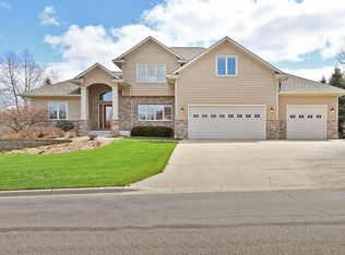 1970 Woodcrest Dr NE, Owatonna, MN 55060
