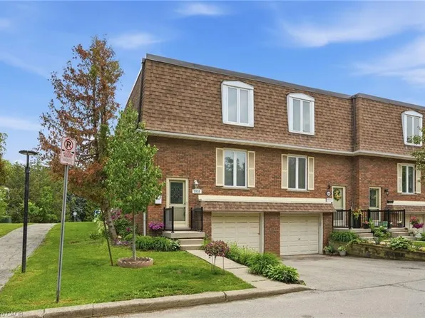 1538 Westminster Pl, Burlington, ON L7P 2B5