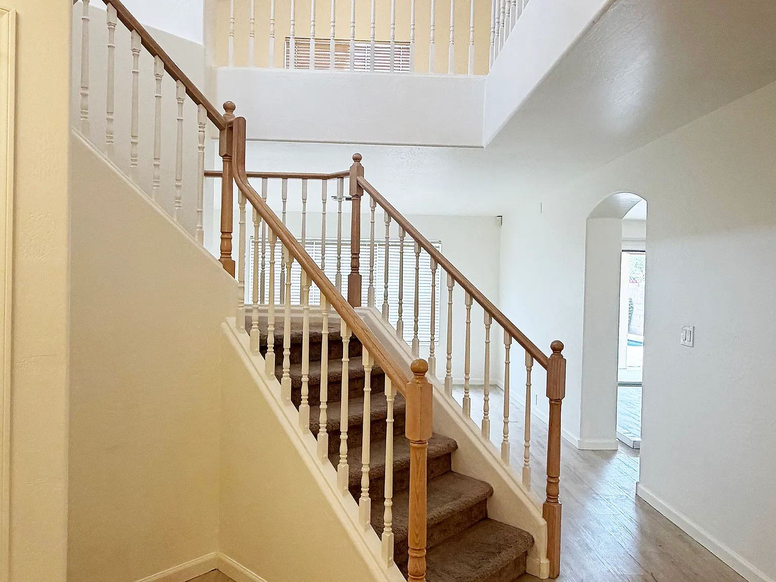 3 bed, 2.5 bath, 2445 sqft, $3,570 — Photo 4