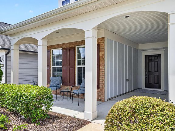 3rd image of 2414 Bloomsbury Manor Dr