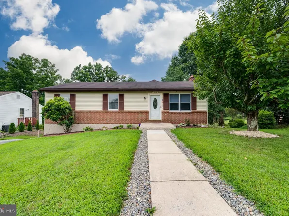 519 Crest Cir, Mohnton, PA 19540