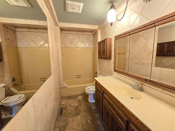 5th image of 6085 10th St N
